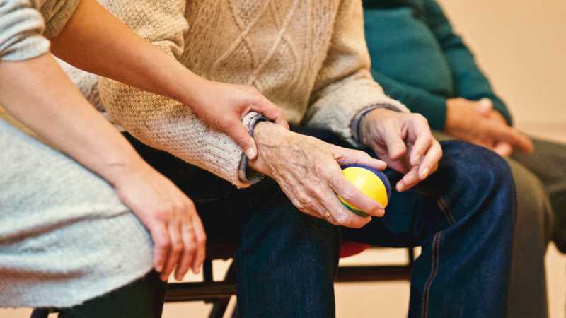 How to Cope With Stress When Caring for Elderly Parents